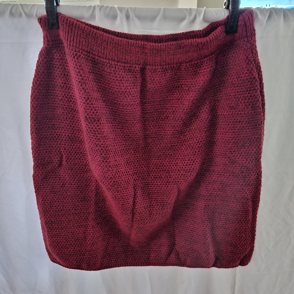 Elegant Burgundy Knit Skirt